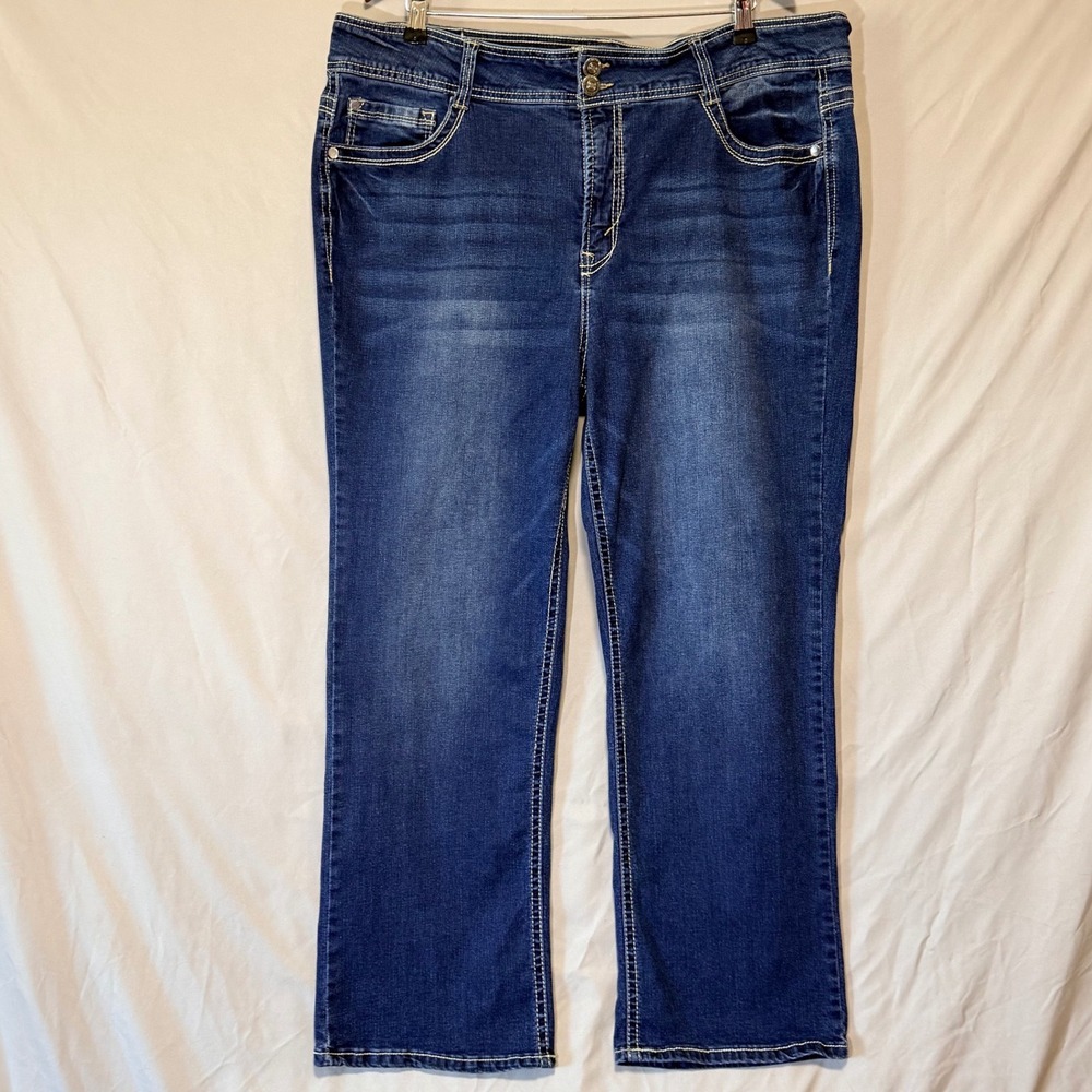 WallFlower Luscious Curvy Short 28" inseam Size 22 Plus Jeans Bling Flap Pockets